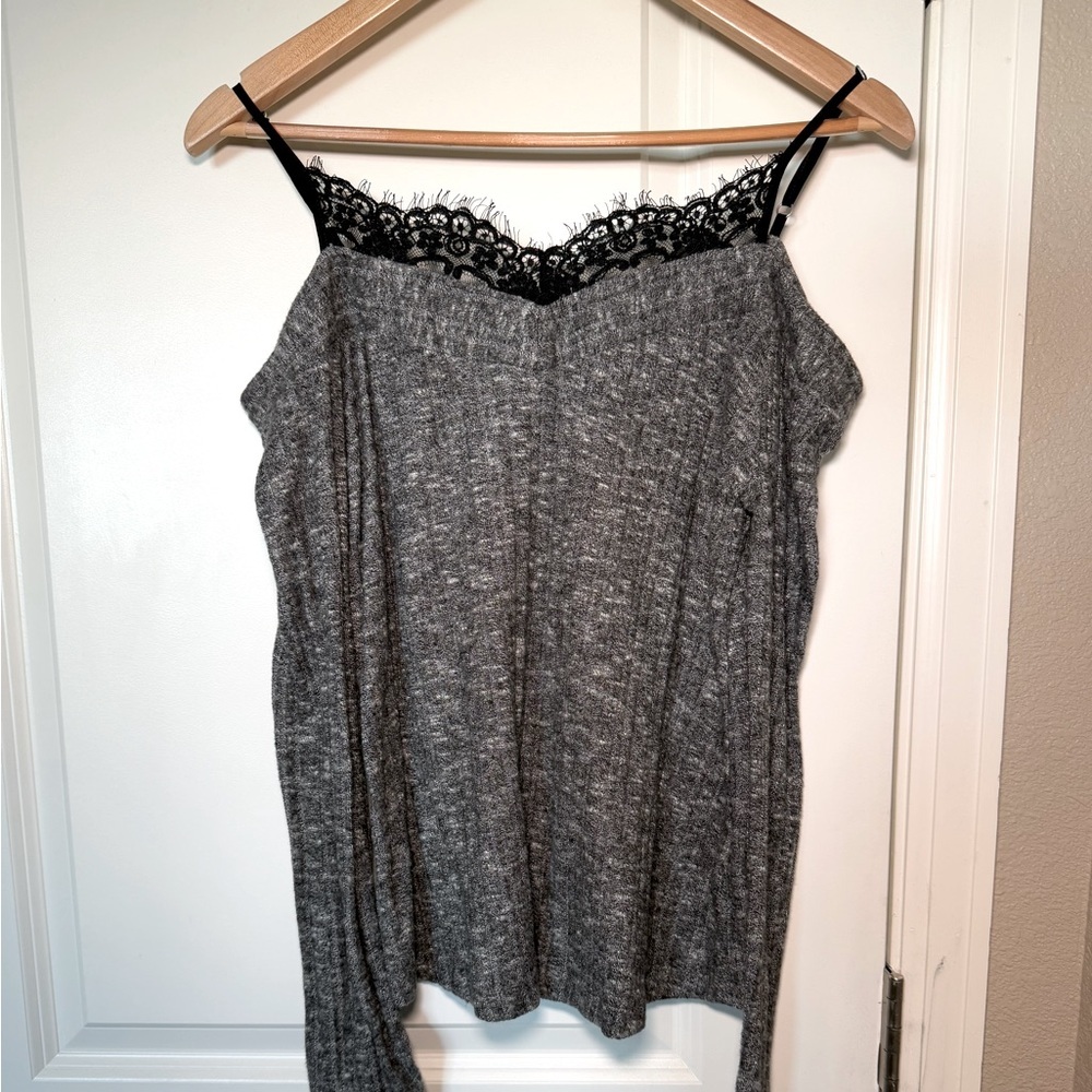 Women’s off the shoulder‎ top